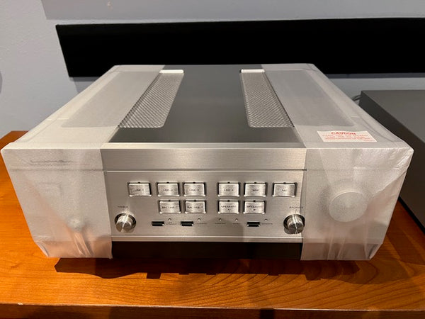 Luxman L-595A with inner foam packaging