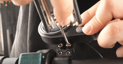 EMOVE Cruiser - Cómo instalar Thumb Throttle (Guía de imágenes 10)