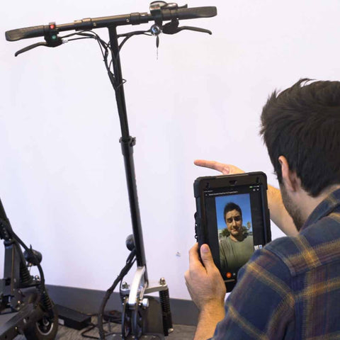 Virtual tour demo - rep showing customer scooter on web call