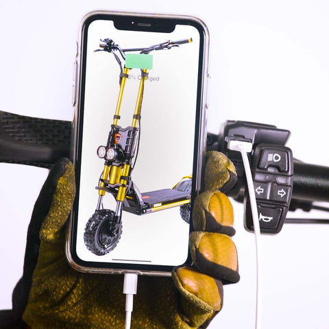 Trottinette électrique Wolf King GT, port USB et chargement smartphone