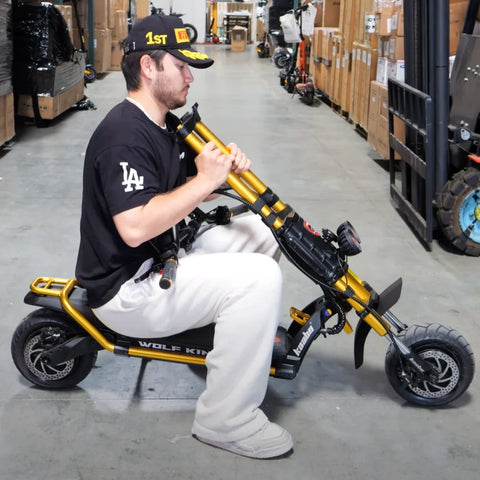 Folding the Kaabo Wolf King GT Pro electric scooter