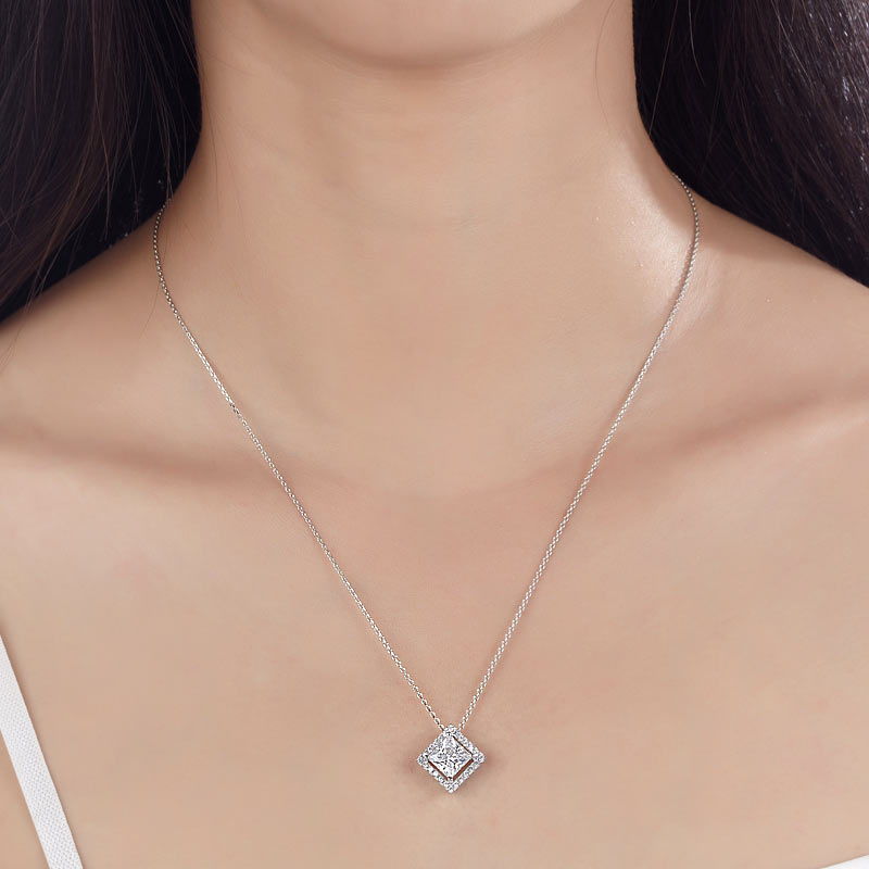 1.5 carat diamond pendant