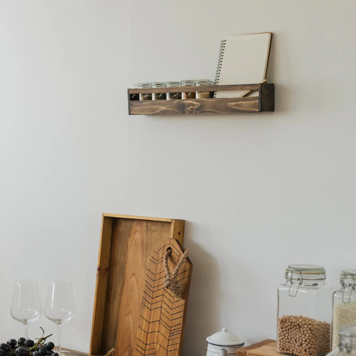 Especiero de madera Canace, el complemento ideal para organizar tus especias en la cocina