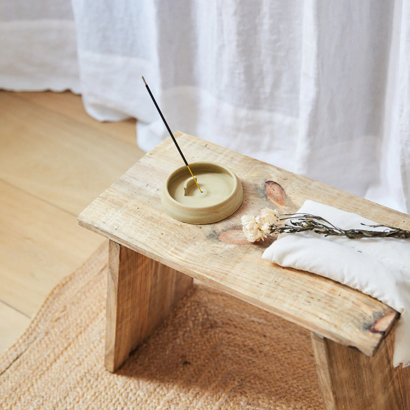 Quemador de incienso de cerámica para aromas quemador de incienso vela  aromática en la mesa