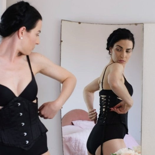 A Corset Story Guide on how to put on and lace your corset