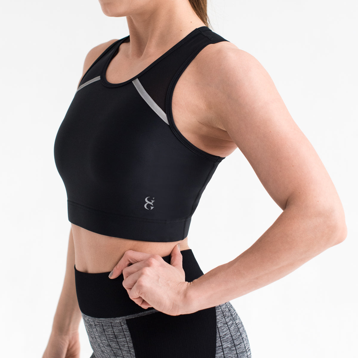 black sports bra crop top