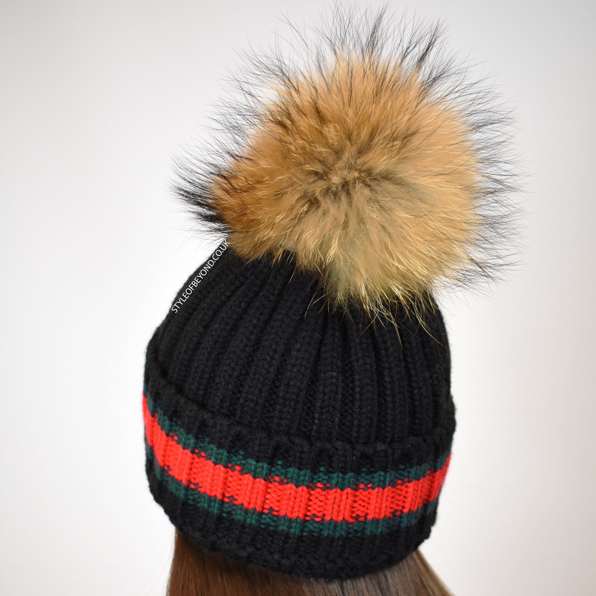 gucci beanie with pom