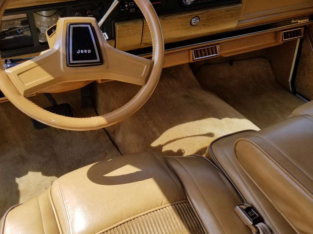 1986 Jeep Grand Wagoneer Interior