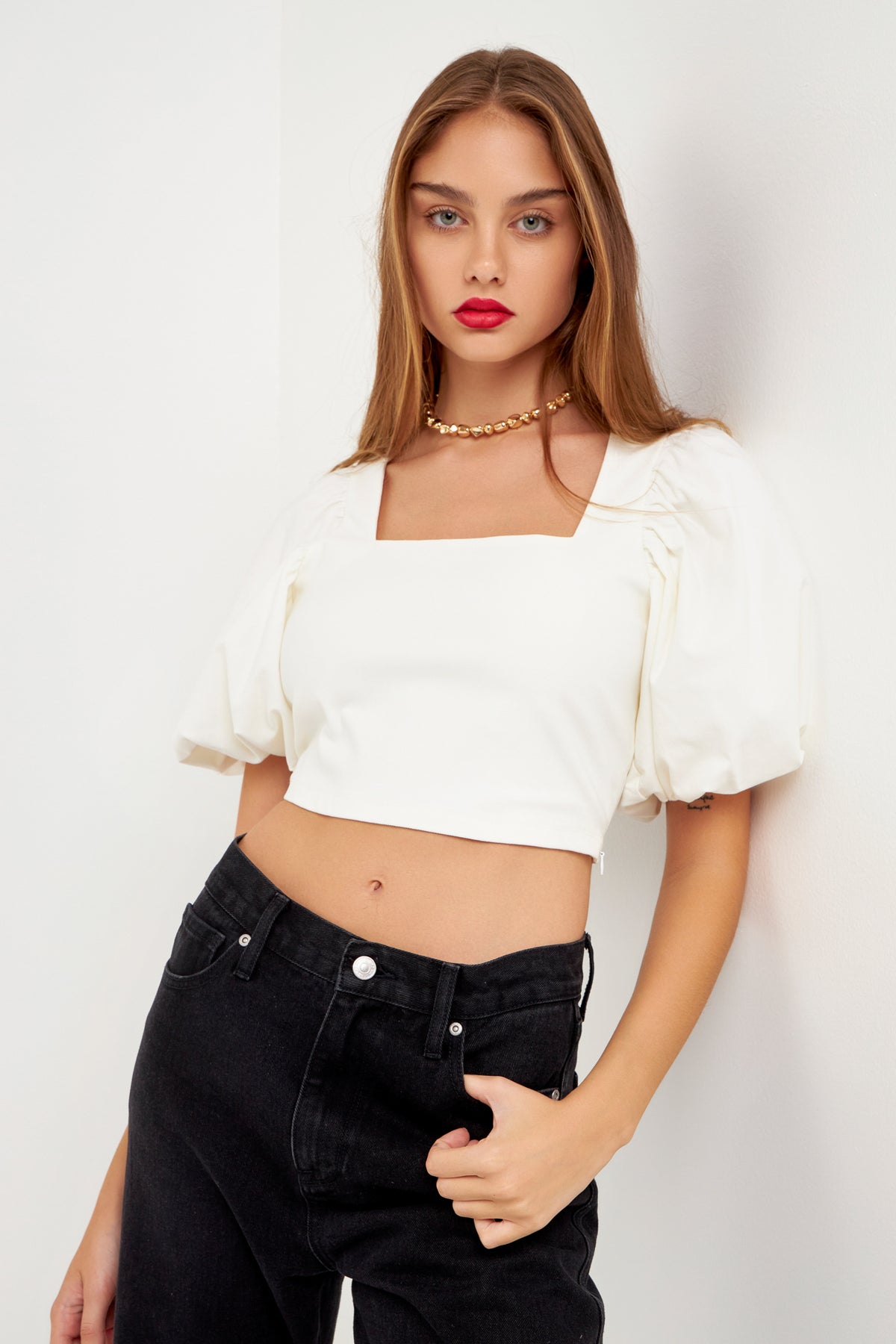 Soph White Square Neck Crop Top – Emprada