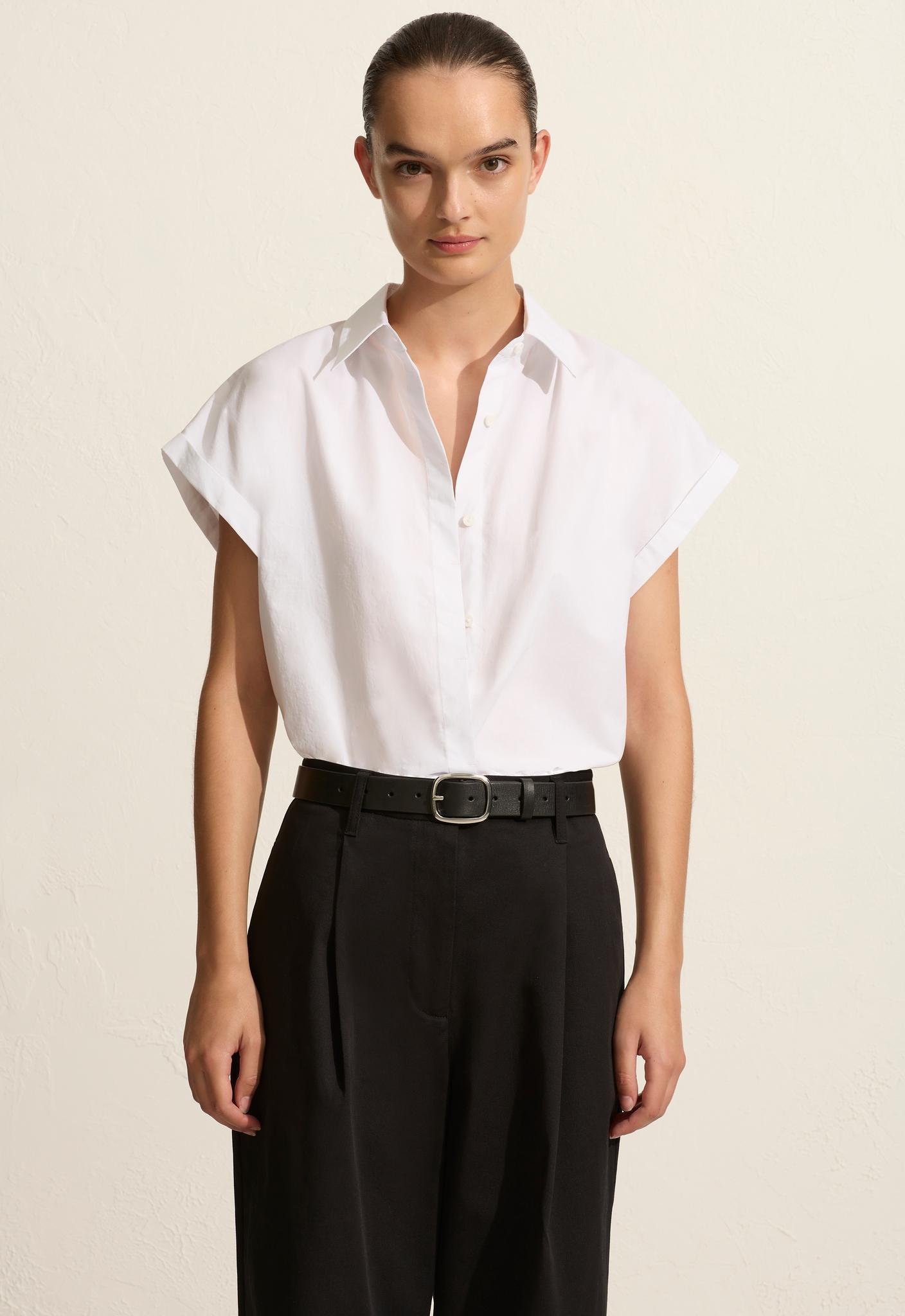 https://cdn.shopify.com/s/files/1/2490/9142/products/S33-_WHITE_RELAXED-SLEEVELESS-SHIRT-23076-Matteau-D3-1526.jpg