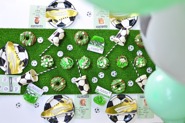 Tischedeko bestellen Fußball Party Box Set Kindergeburtstag inabox.de