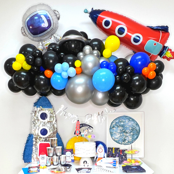 Space Party Kindergeburtstag Dekoration mit Girlande inabox.de