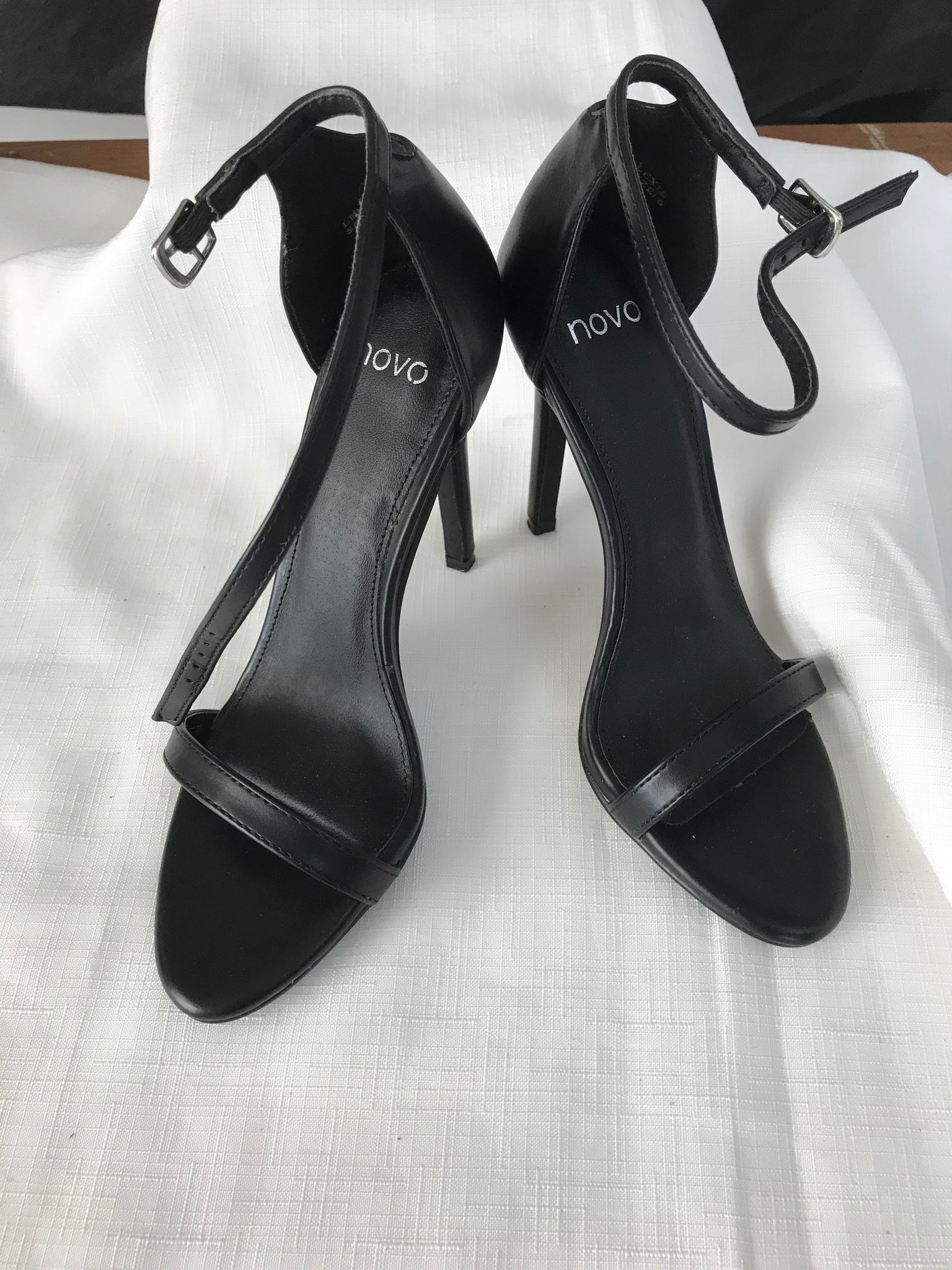 black heels size 6