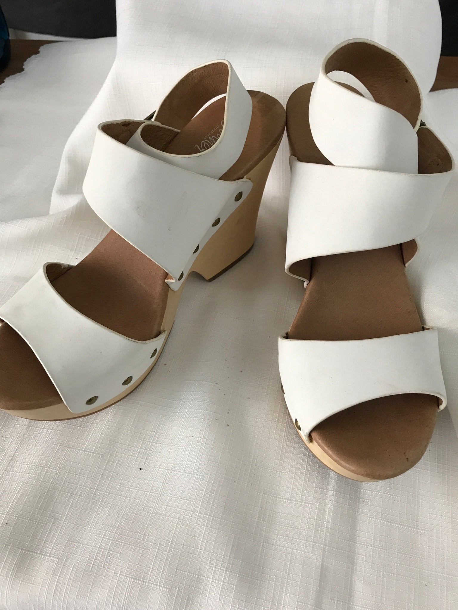 wittner white heels