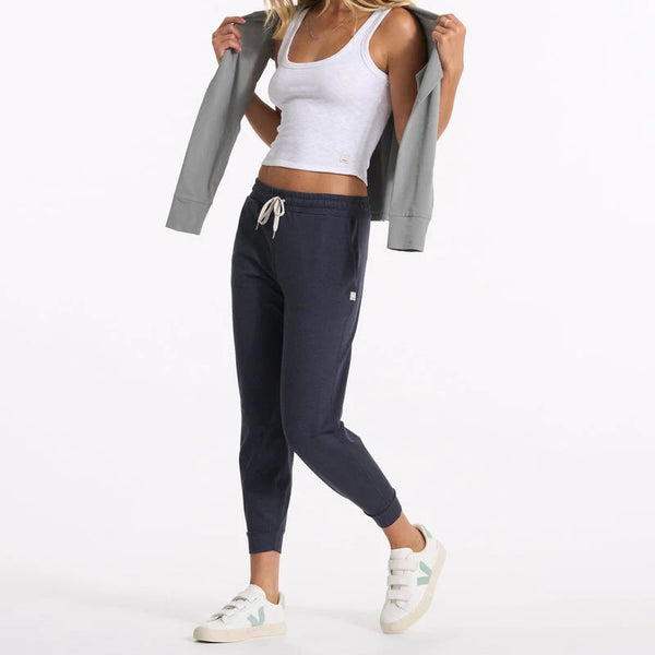 Vuori's Performance Jogger is shown on a model in a navy blue colour.