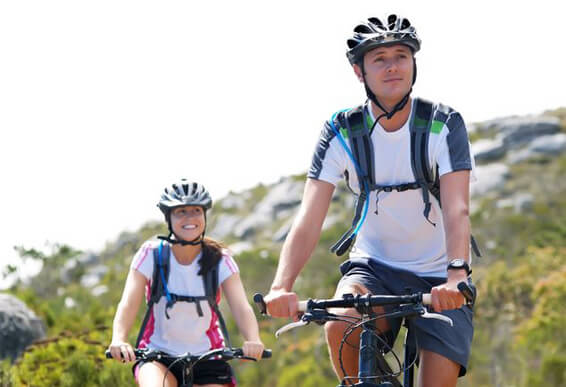 couple-biking