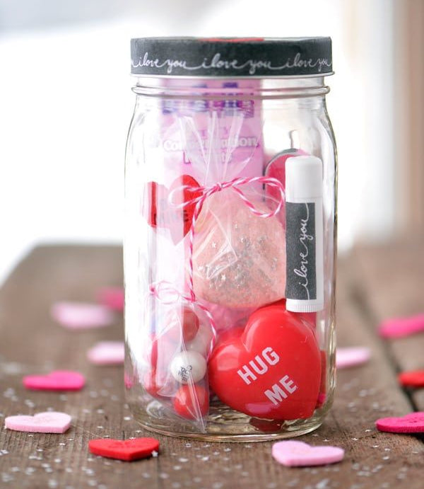 20 Homemade Valentine Gifts For Under $1 - Playtivities