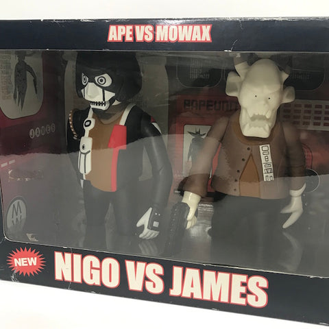 日本製 2ウェイ BAPE フィギュア ape vs mowax nigo vs james - 通販