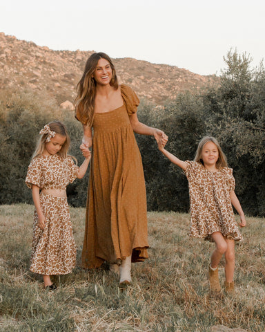 Fall family photo outfit ideas.