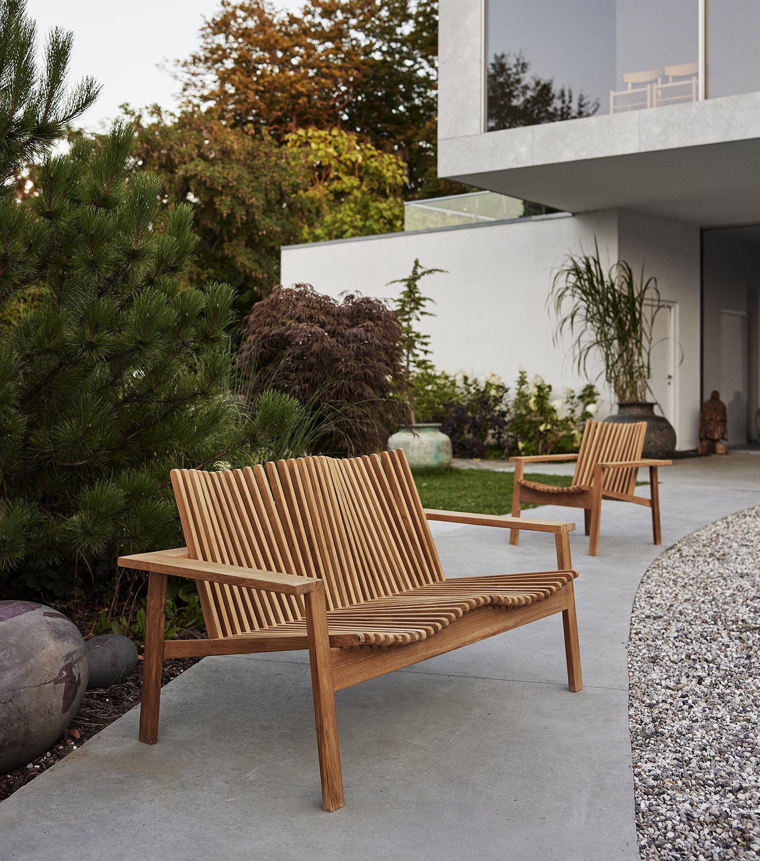 Amaze 2-seater sofa in teak wood