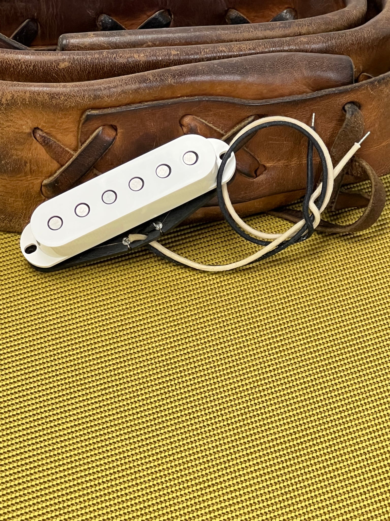 Lollar Stratocaster Special Bridge White – Strings & Things Music LLC