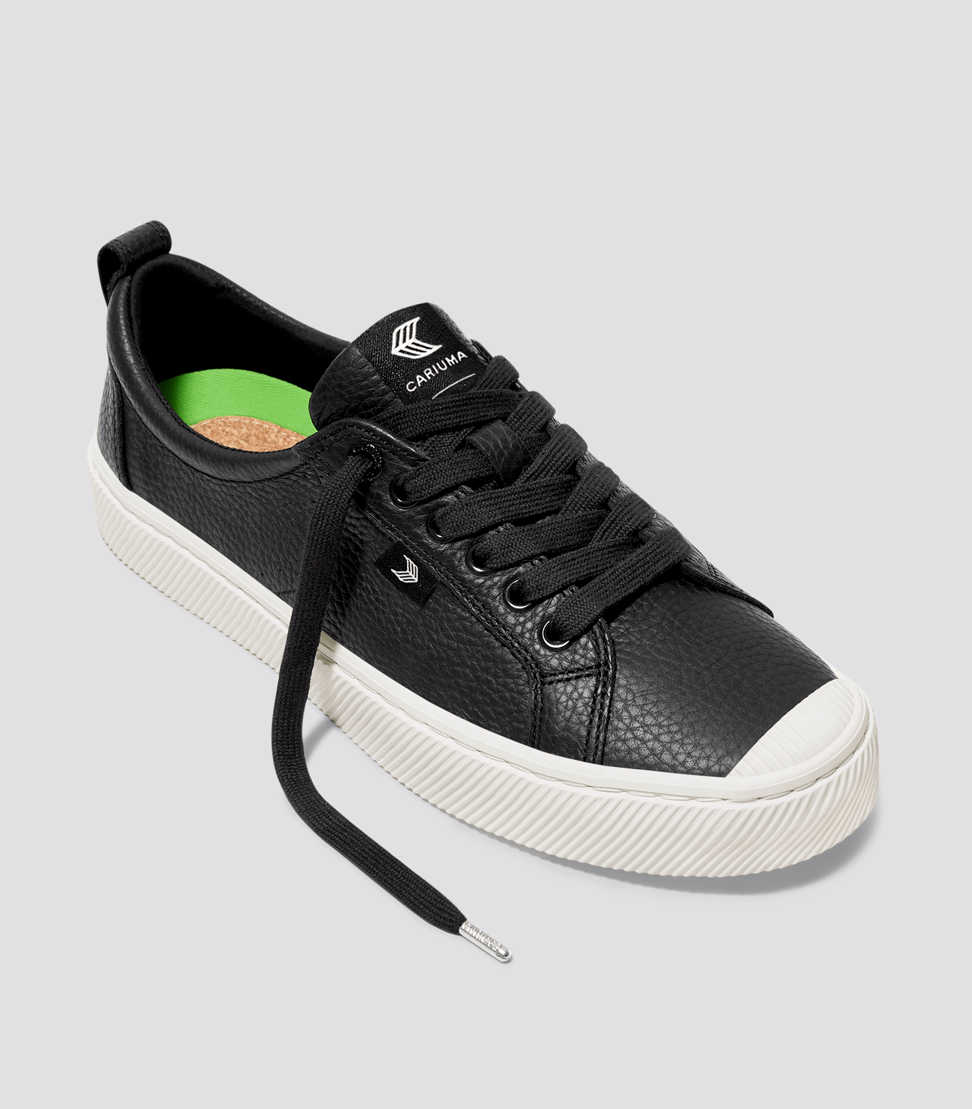 oca low black leather.png__PID:df0a1a57-db86-4242-8f49-65915676a123