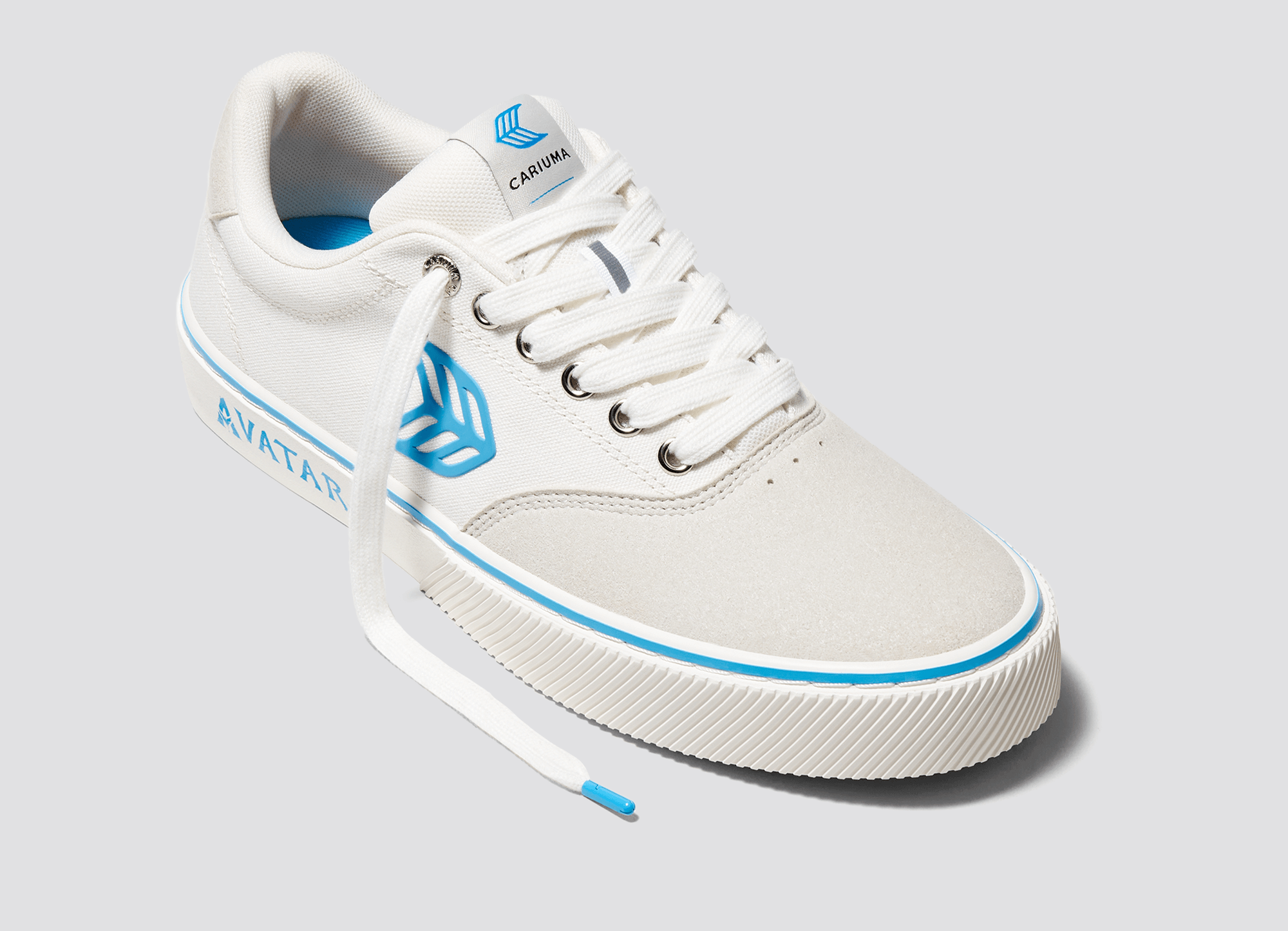 Cariuma - một thương hiệu giày thể thao hàng đầu, đã cho ra đời mẫu giày thể thao nữ thấp Avatar Off-White NAIOCA Pro knock off siêu đẳng. Hãy cùng điểm qua những đường nét tinh tế và phong cách trẻ trung, năng động của mẫu giày này nhé. Chắc chắn bạn sẽ không thể bỏ lỡ.