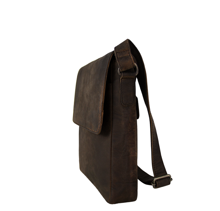 Skuldertaske til iPad i rustik læder, Mørkebrun -795kr. – BIRKMOND