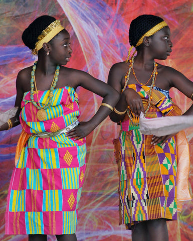 What do the colors in the kente cloth mean?