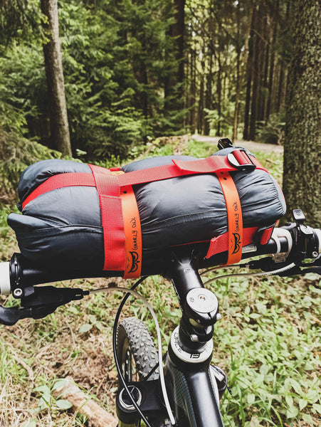 Gnarly Owl ultralight backpacking na lehko na kole se skicukem spacák