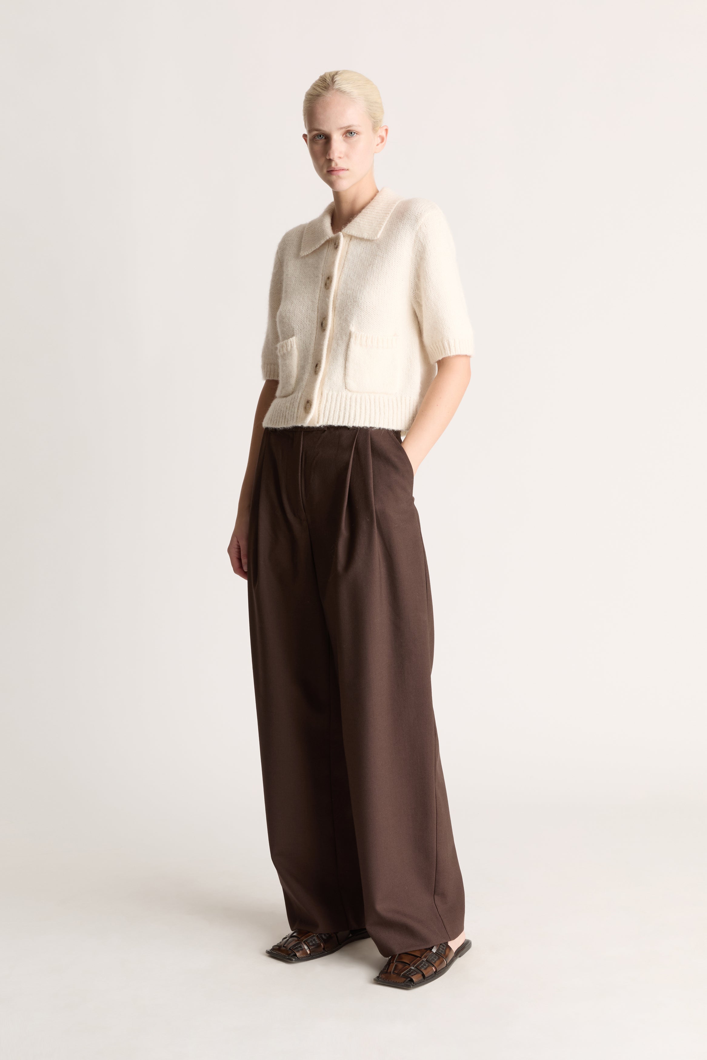 Lee Mathews Greta Cropped Ss Cardigan In Chalk