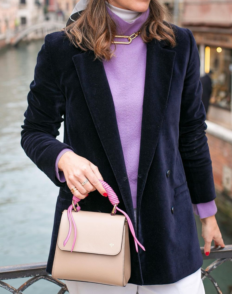 Giulia Carli wearing Isla Fontaine Lady bag
