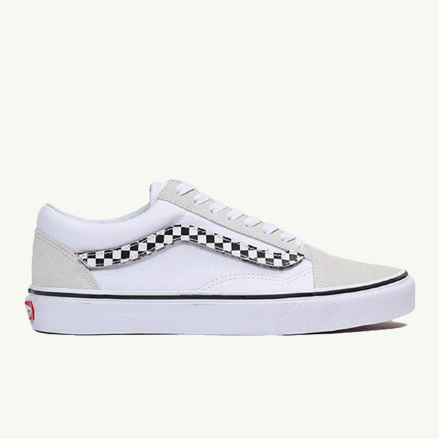 vans with white stripe