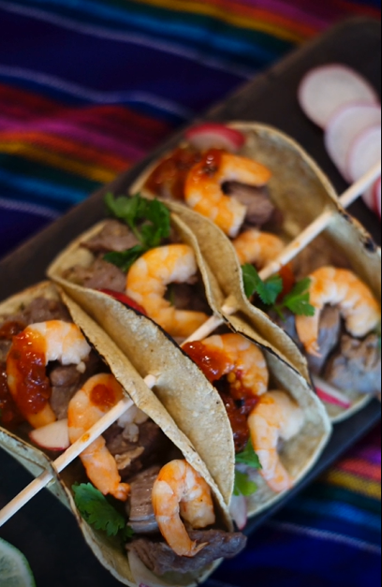 Prepara unos deliciosos tacos de mar y tierra – iWay Magazine