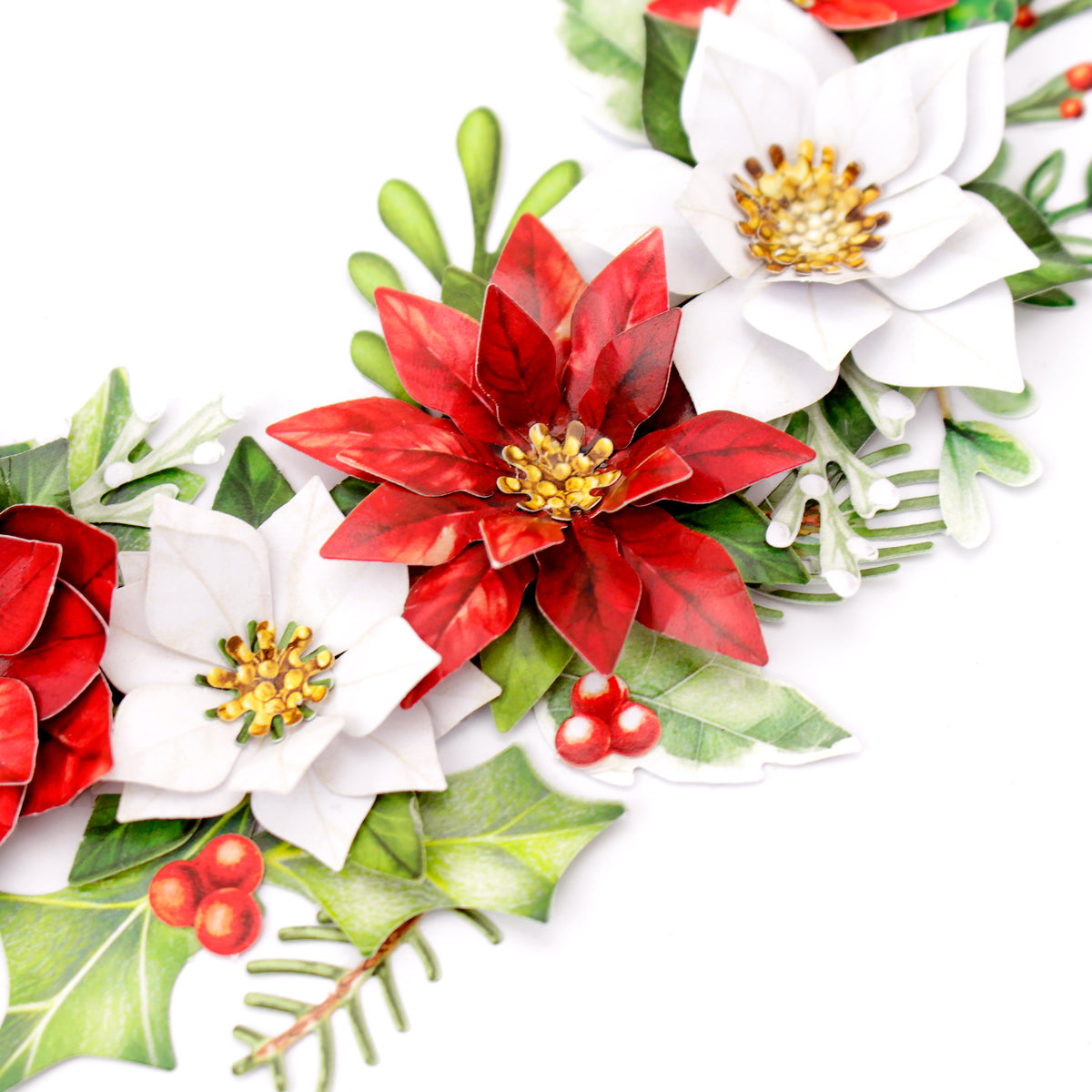 12-DCE015TC-Traditional-Christmas-Die-Cut-Flowers-&-Leaves-wreath-Closeup-4.jpg__PID:6870dcd2-62ec-453a-aca2-65b6e1a61ad1