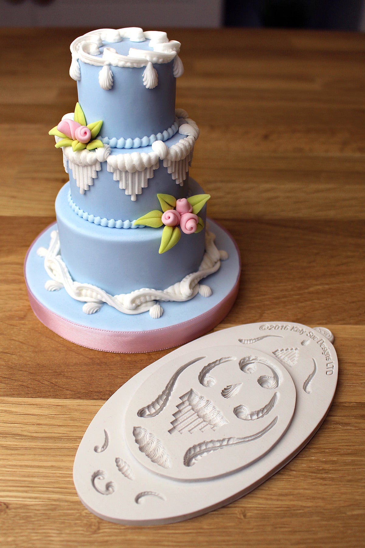 Creative-Cake-System---Mini-and-Micro-mould.jpg__PID:5fc098d1-2a7f-4b9b-b4bd-9507158f7311