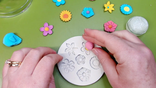 Using Clay With Moulds-WEB-THUMB.jpg__PID:b4709264-304a-4df1-9b97-521f28a67afe