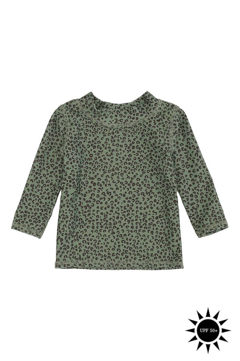 Se Soft Gallery - Badebluse Baby Astin Sun Shirt - Oil Green AOP Leospot - 62/3 mdr. hos Lillepip.dk