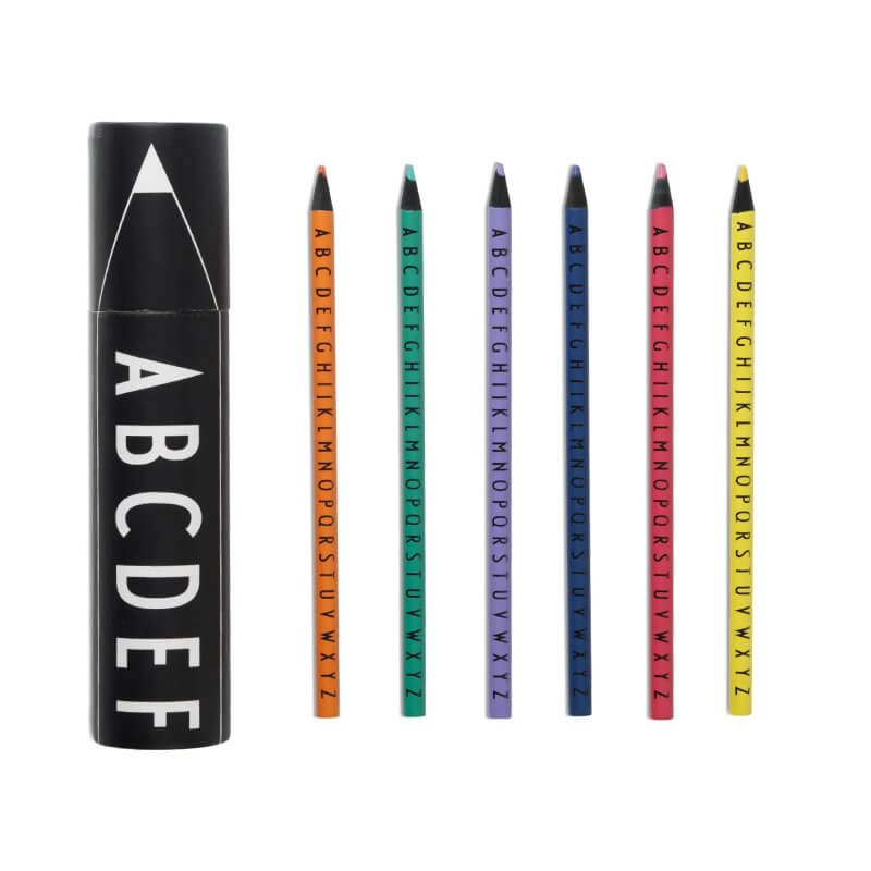 Se Design Letters - - Colored Crayons - COLOUR - One size hos Lillepip.dk