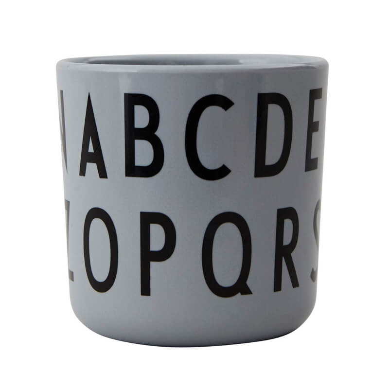 Se Design Letters - Melamine ABC Cup - Grey - One size hos Lillepip.dk