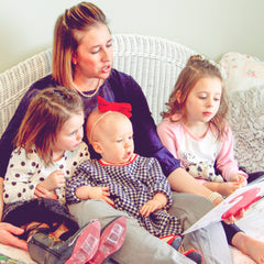 American Mom's read to her children |Daisy May & Me|