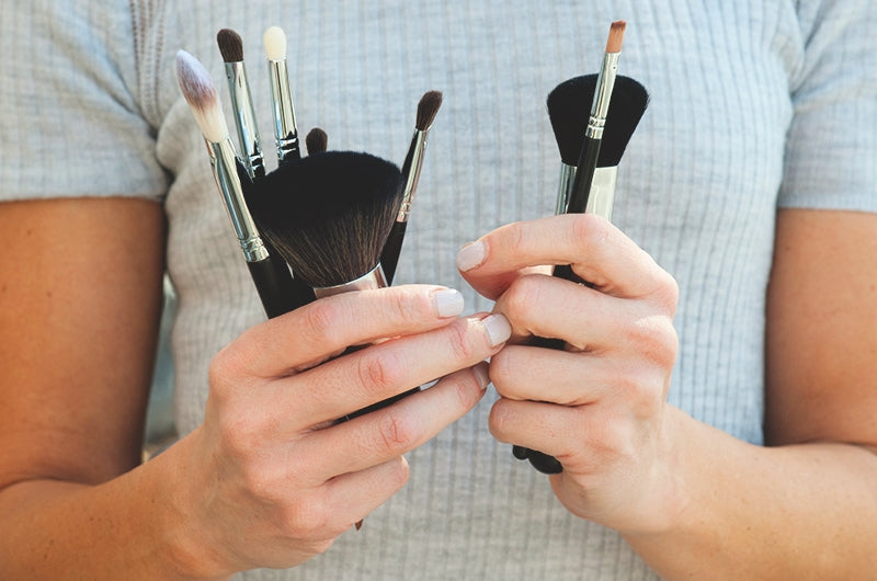 How to Clean Your Makeup Brushes Step By Step