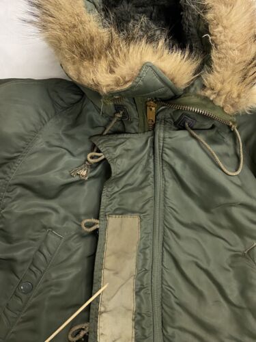 Vintage US Army Winter Parka Size XL Green Fur Trim Insulated 80s