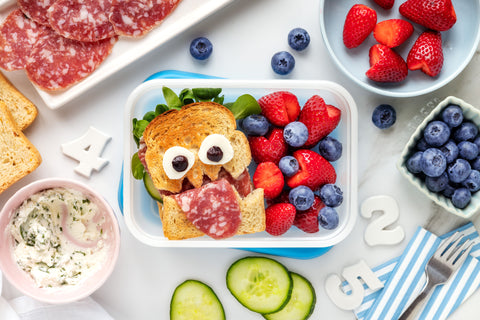 Image of an elaborate kids lunch in a lunchbox