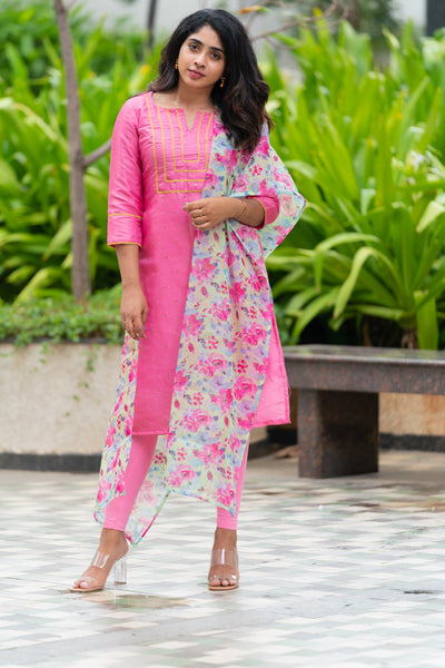 Buy Pink Thread Embroidered Muslin Kurta with Cotton Pants and Chiffon  Dupatta- Set of 3 | SKD70927/MPRT7 | The loom