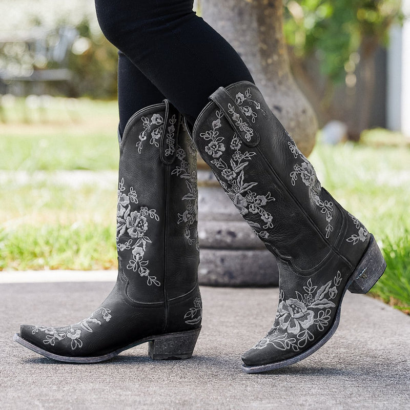 Lane Lacey Boots in Distressed Jet Black