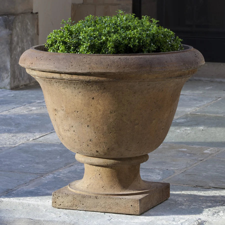 Rustic_Greenwich_Urn_Garden_Planter_900x.webp__PID:ebc0b9a9-f26d-444c-91ee-4319054af726