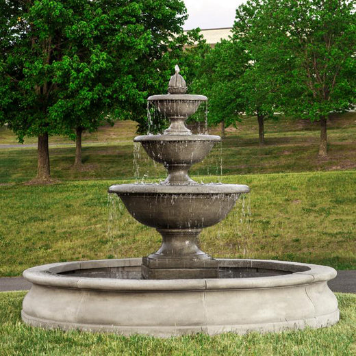 large outdoor water fountain