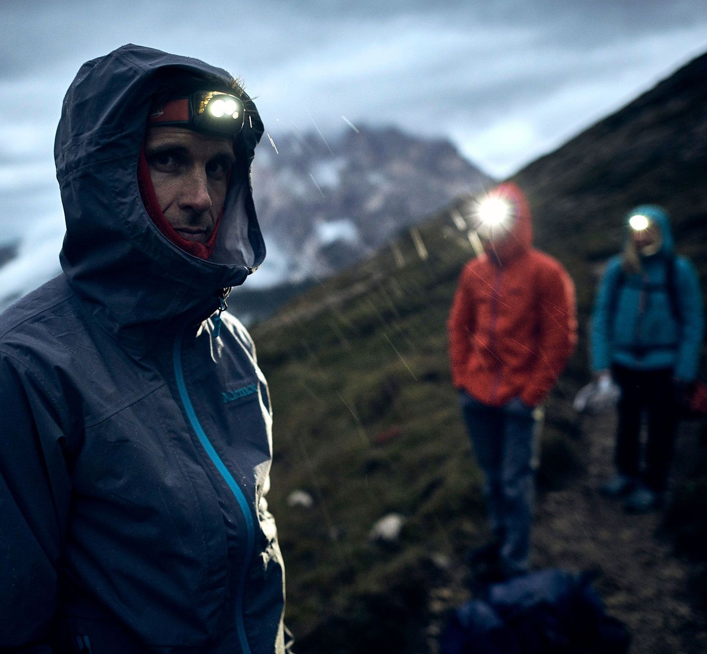 Men's Waterproof Clothing: Stay Dry on Outdoor Adventures