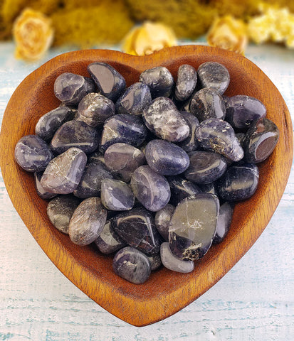 Blue aventurine stones in a bowl